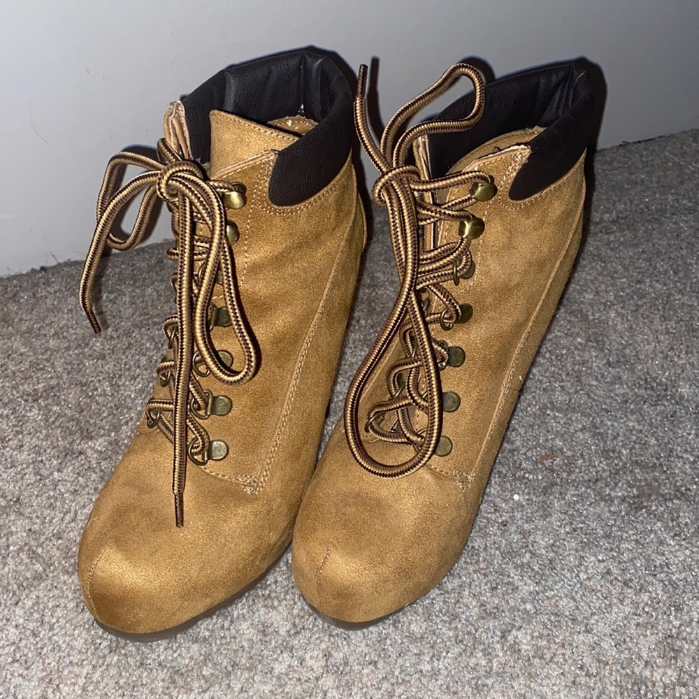 Shi faux timberland platform heels